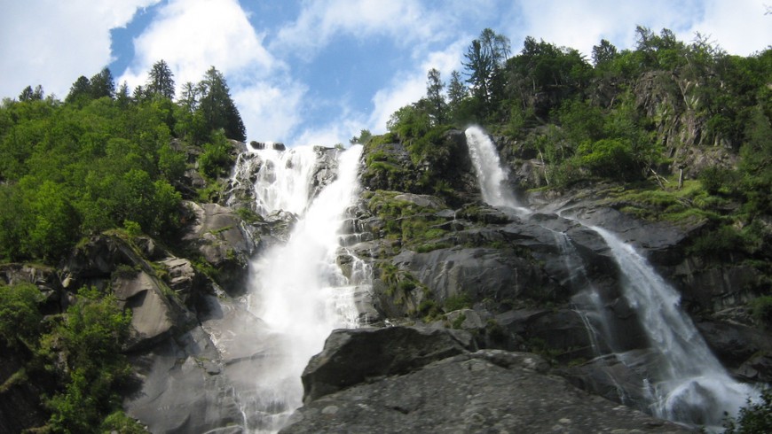 Nardis Waterfall, Parco Naturale Adamello Brenta, Italy, ph. by Roberto Valentini, via Flickr