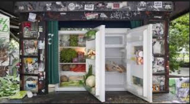 Amazing anti-waste projects: Open refrigerators in Berlin