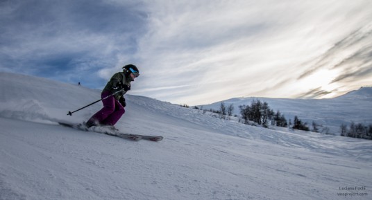 Sciare rende felici (skiing makes happy) di Luciano Fochi via Flickr