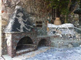 a wood oven coverd by a mosaic in Villa Jorn (Albisola, SV)