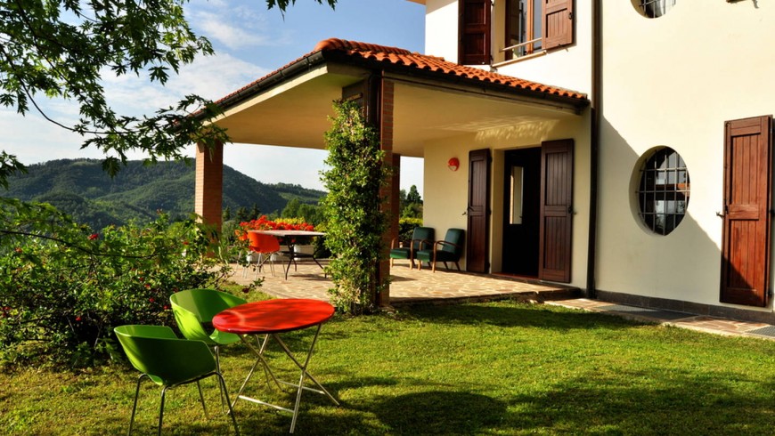 Cherry Cat, a colorfull and ecofriendly Bed & breakfast surrounded by the hills of Monte San Pietro, a Virtuous Municipaliy in Bologna Province.