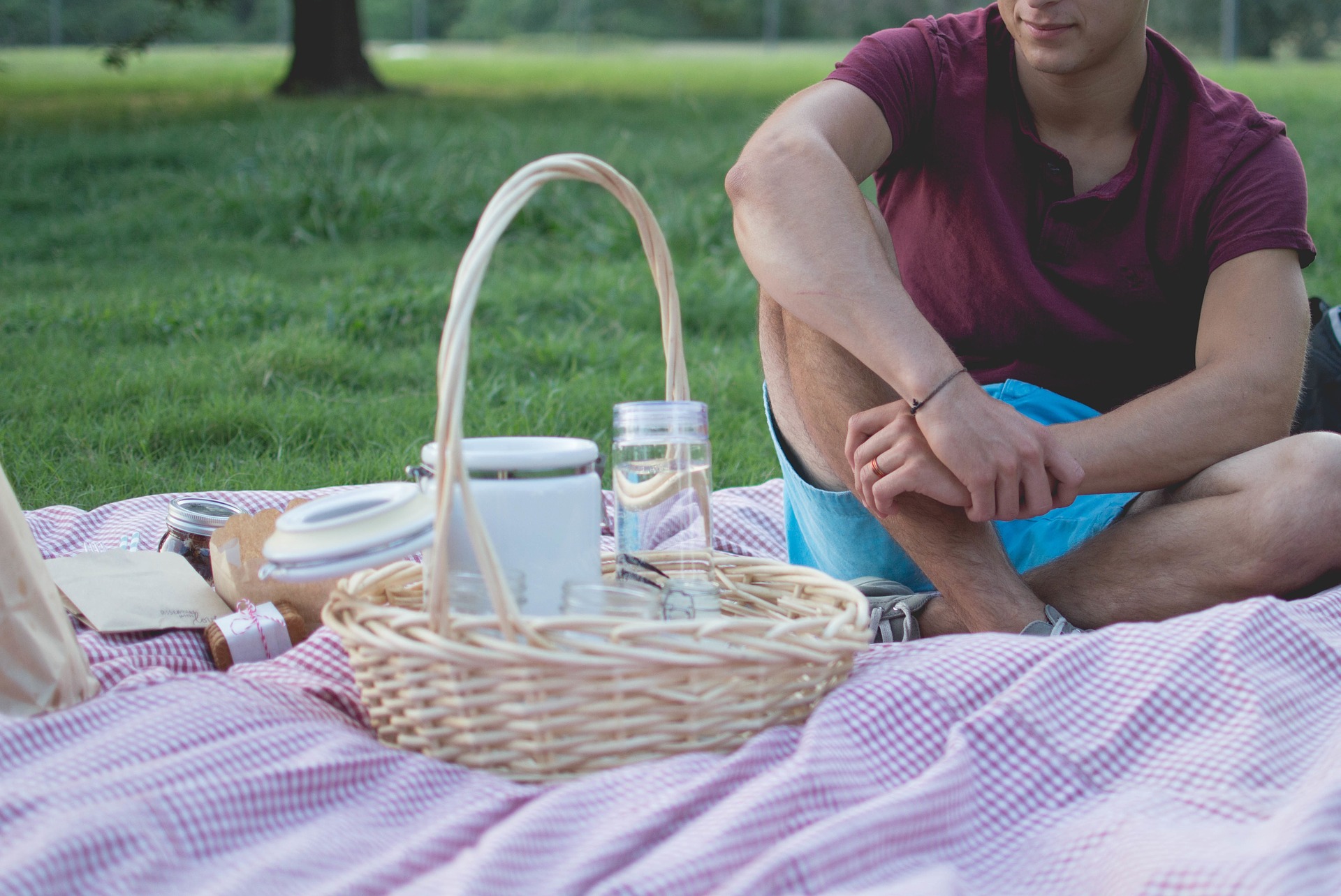 picnic with hermetic Containers