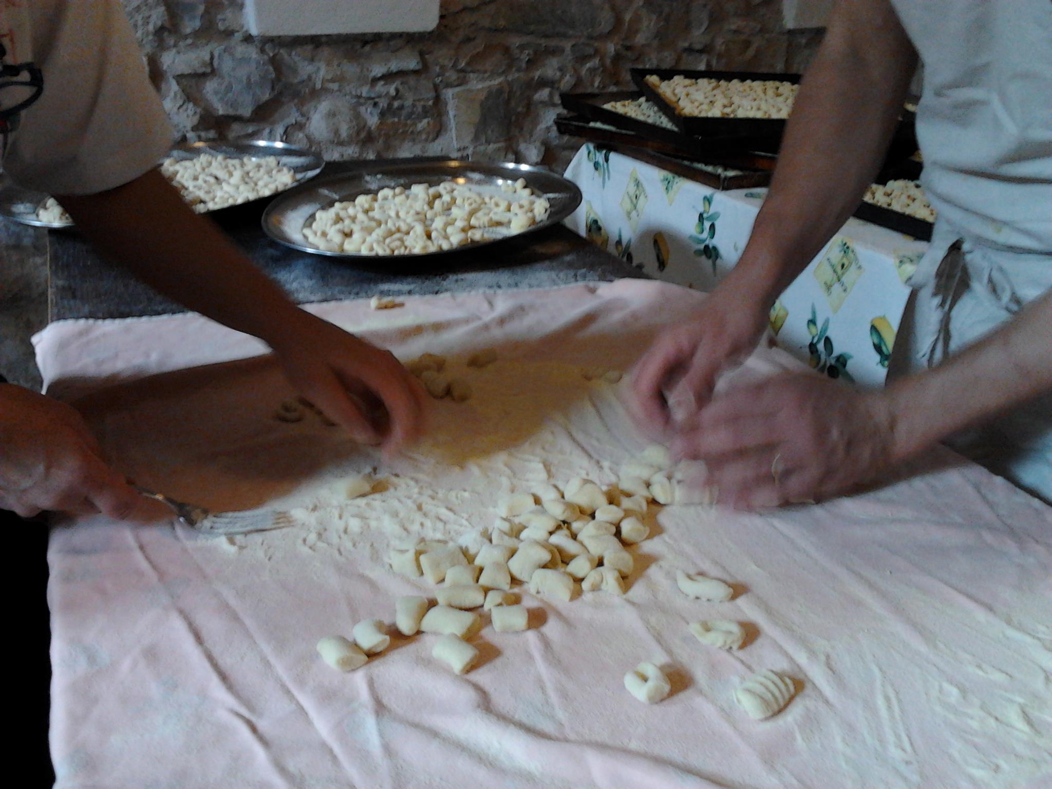 Making gnocchi in the Ecovillage Torri Superiore