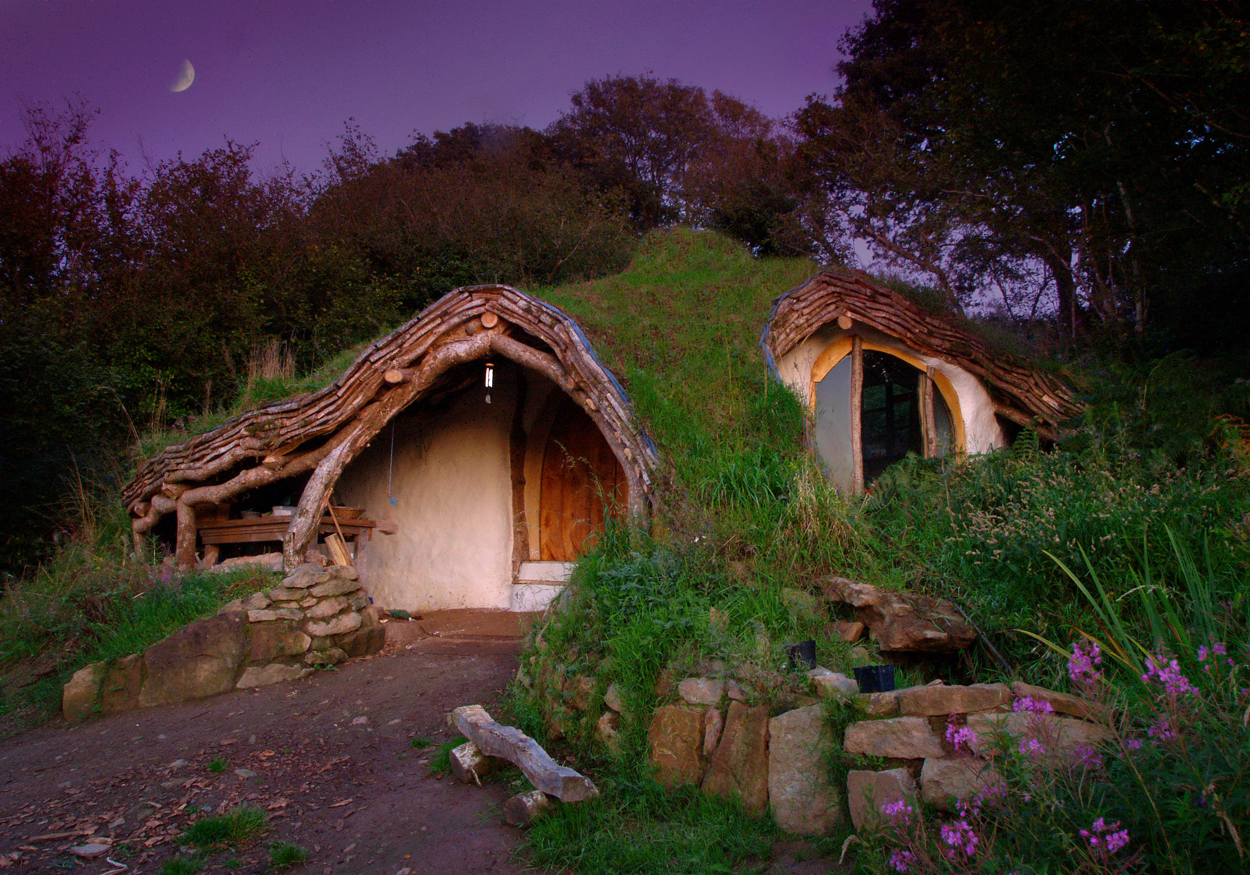 Eco house of the future, Hobbit House in Wales, ph. by Simon