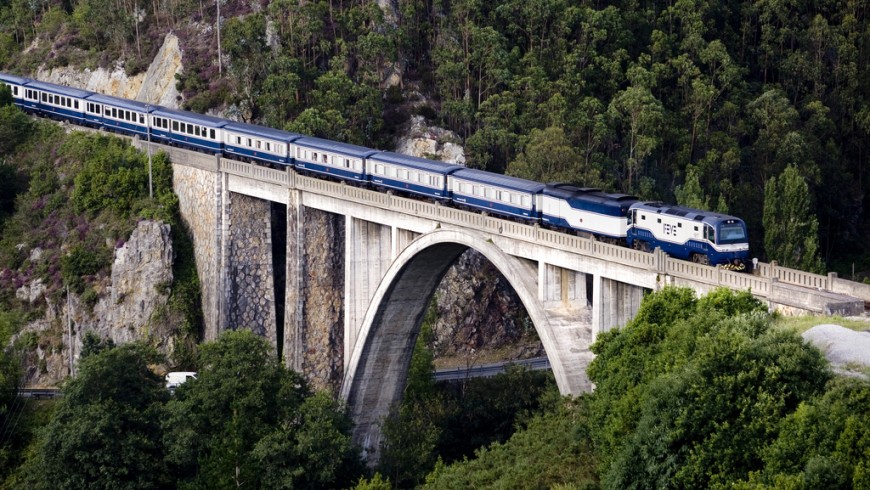 El Transcantábrico Clásico, one of the most beautiful travels by train in the world