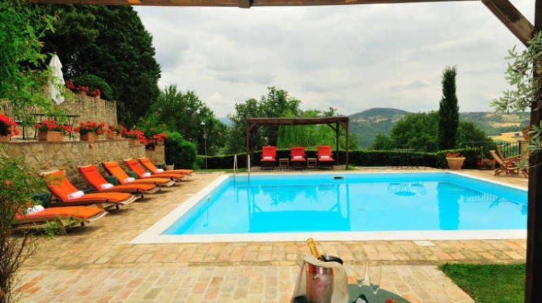 La Ghirlanda, farmhouse near Perugia, Umbria