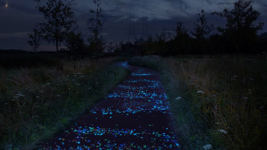 Van Gogh Roosegaarde Bicycle Path, the cycle path, the cycle-path in Netherlands inspired by Van Gogh