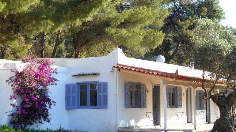 Organic farm house by the sea, for your digital detox holiday