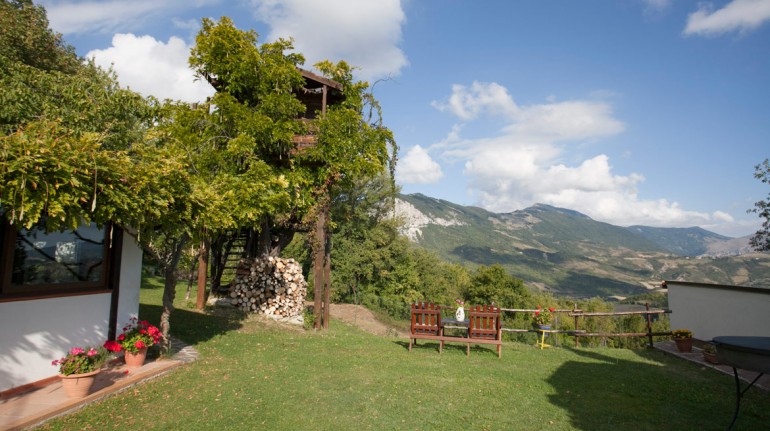 Tree house in Italy