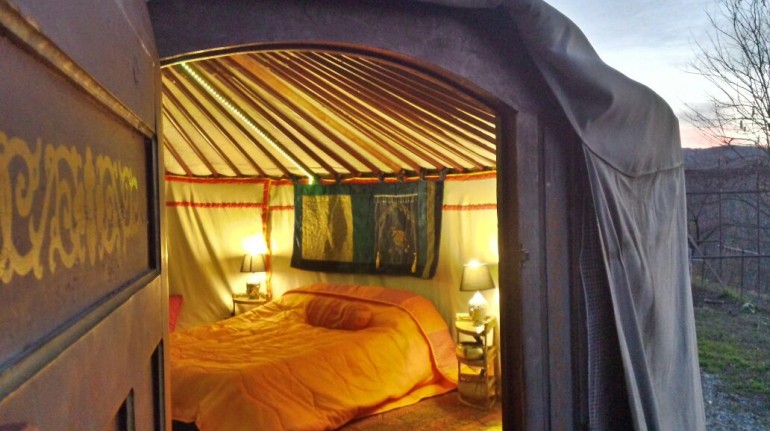 Romantic getaway in Italy in a yurt