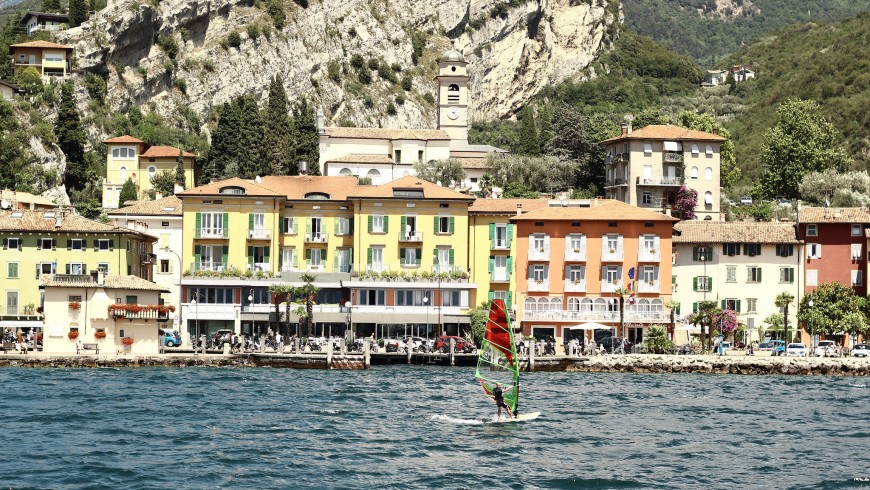 Windsurfing in Lake Garda