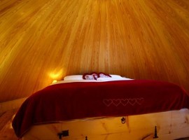 Sleeping in an eco-friendly tree house, watching the stars. Yes you can. Between the Julian Alps, in Italy.