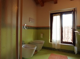 Bathroom in Casa Francesca, Lake Garda