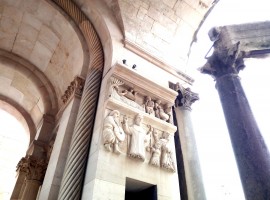 Admire the decorations of Diocletian's Mausoleum