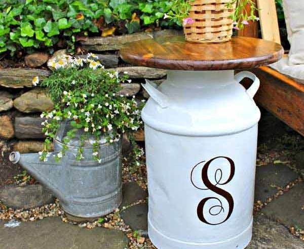 Vintage side table, garden, photo via Pinterest