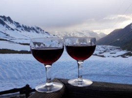 Snow and wine at Rifugio Sogno