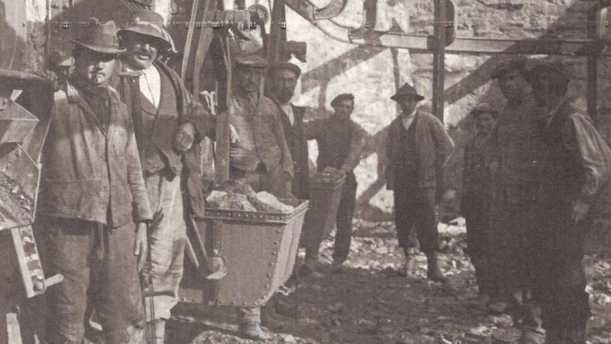 Historical picture of the miners of Cogne 