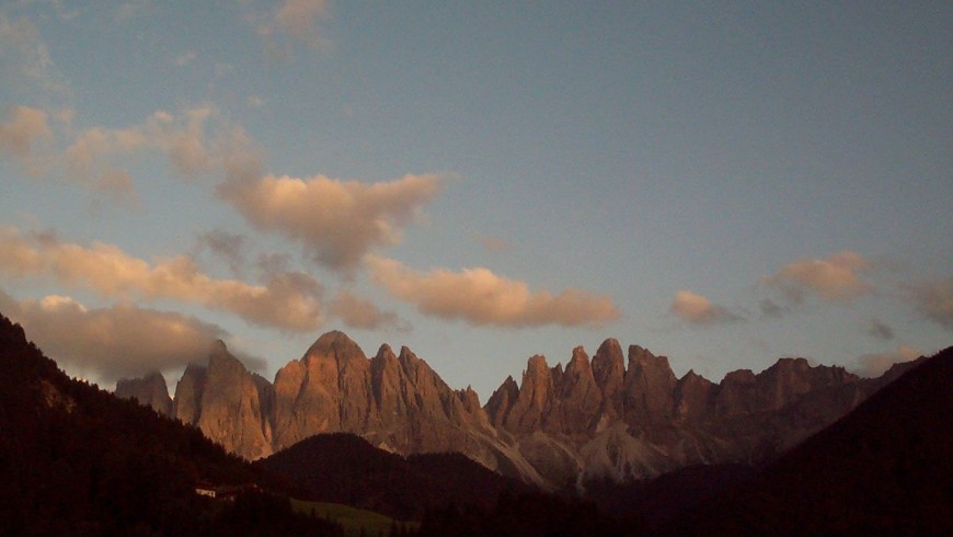 Val di Funes, Admiring the Odle at the sunset starting from Malga Zannes