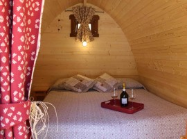 Inside the Pod: Romantic wooden details