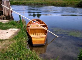 Pantana, a wooden boat for shallow water