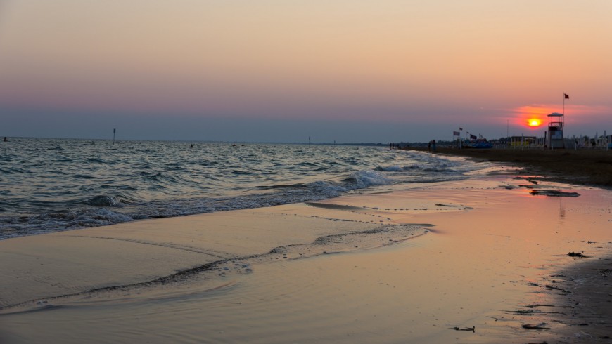 Bibione, smoke-free beach and sea at the sunset