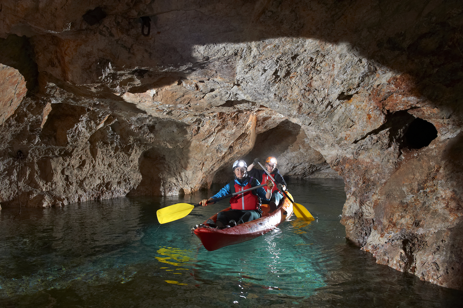 Peca underground kayaking