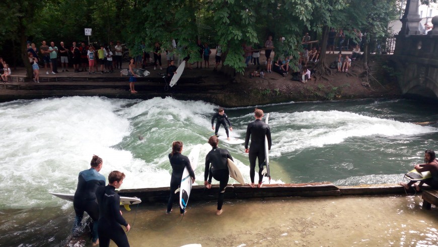 Surf at the English Garden in Munich