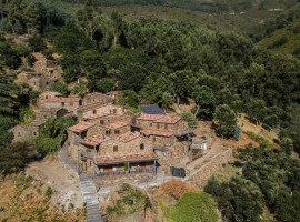 Creative holidays in a Portuguese ecovillage