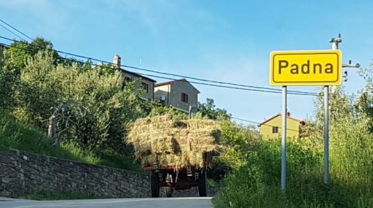 Istrian stone houses Padna - village Padna, Slovenian Istria