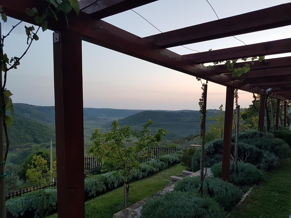 strian stone houses Padna - Ecobnb.com