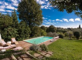 Eco-friendly resort in the hills of Florence
