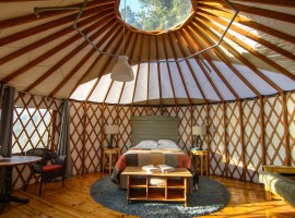 Treebones Resort yurt tend