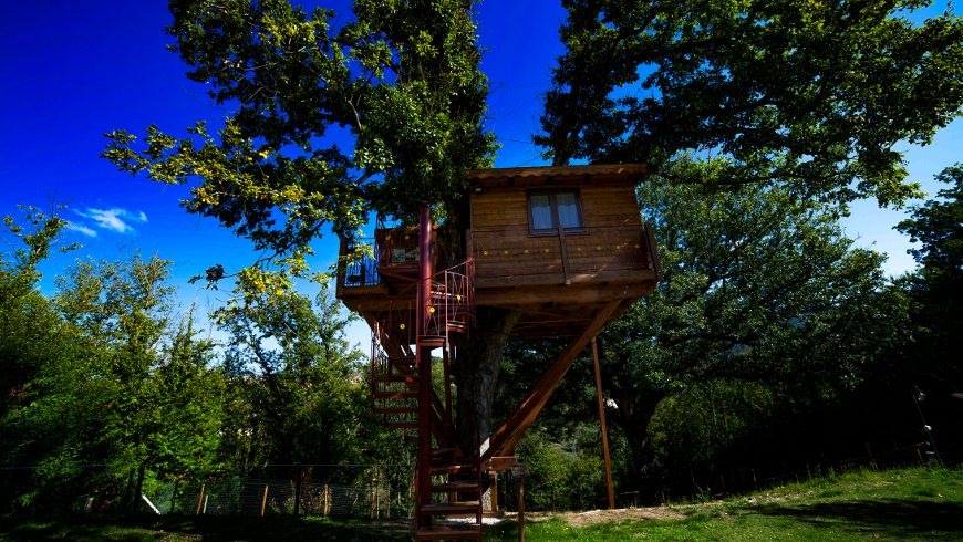 Treehouse, eco-friendly accommodation in South Italy