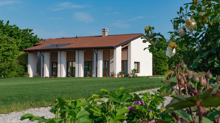 A farmhouse between Verona and Lake Garda