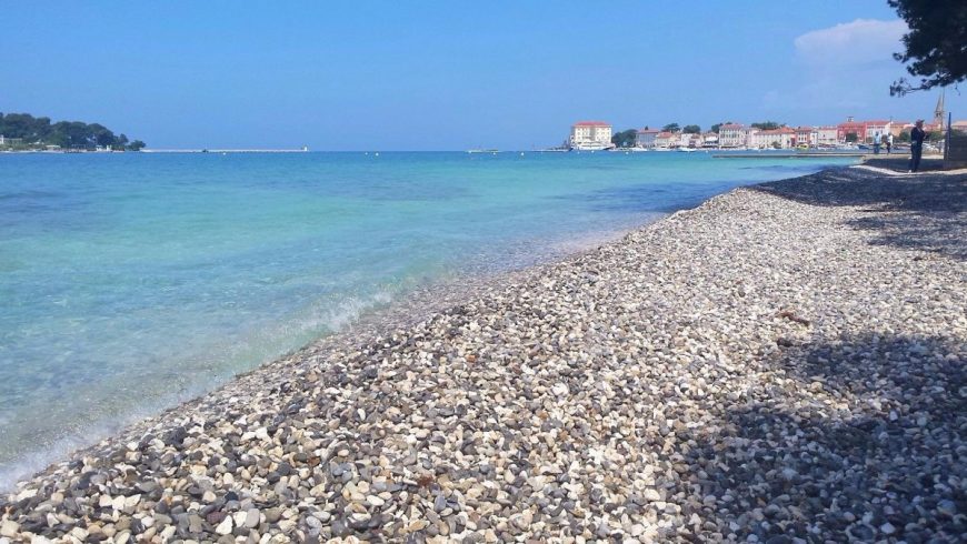 Green beach Gradsko kupalište (City Beach) in Poreč-Parenzo, eco-friendly beach in Istria