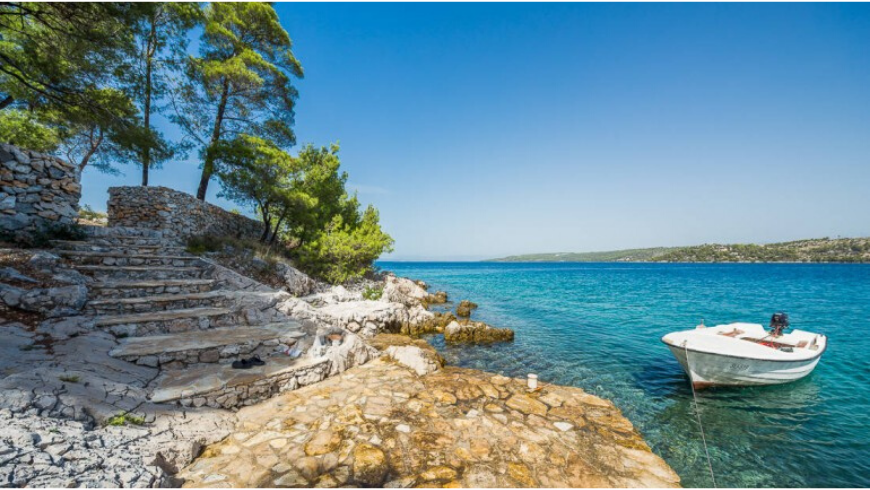 Top 5 eco-friendly and remote holiday homes on Brač island: discorver Vesna cottage