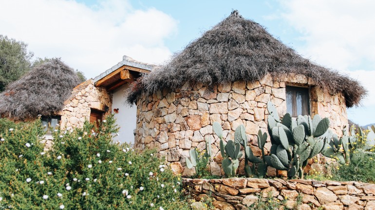Pinettos, typical Sardinian huts at Essenza Sardegna