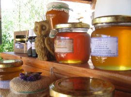 Honey jars handmade by Trvdic family
