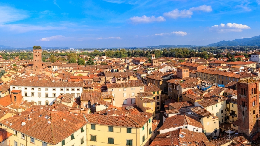 roofs in Lucca