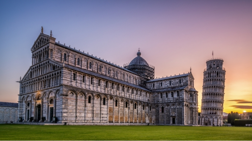 piazza dei miracoli and leaning tower in pisa