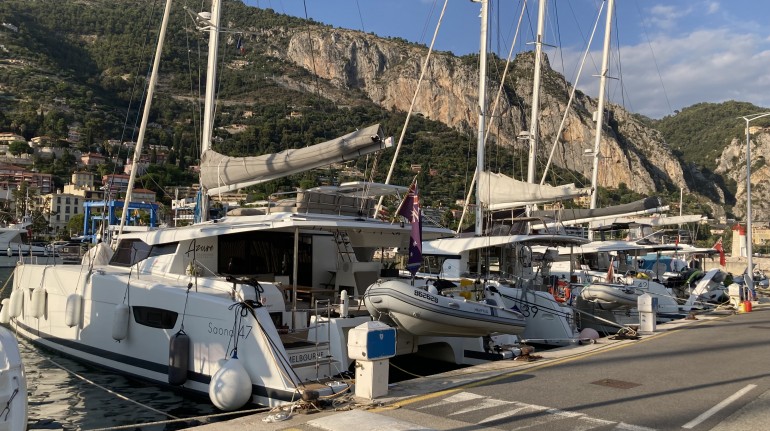 A stay on a catamaran by the French sea