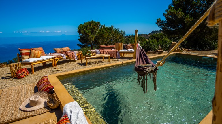 Group holiday in Sicily, staying in a charming cottage