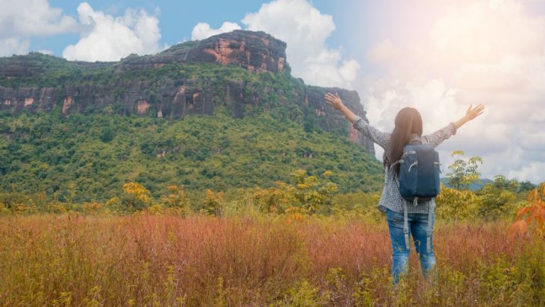 Ecopsychology: The 5 Benefits of Backpacking in Nature - Ecobnb