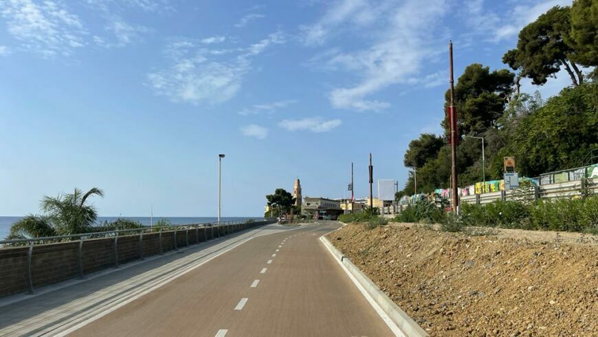 Cycle path towards Santo Stefano