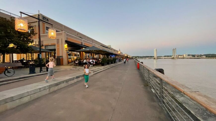 Cycling and pedestrian path along the Port of the Moon in Bordeaux