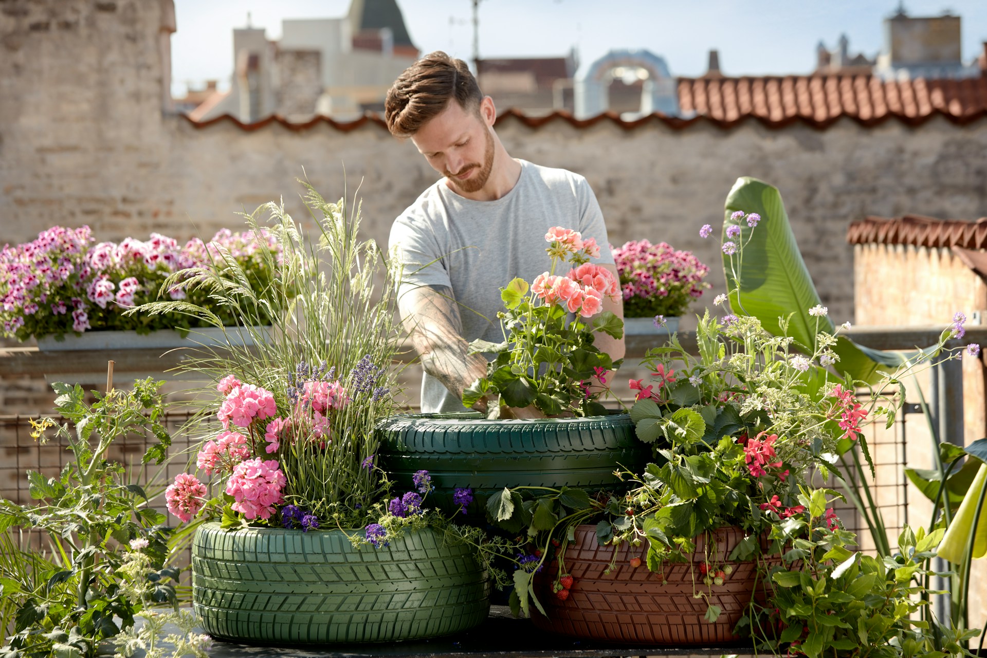 Gallery Detail: Tips For Cultivating An Eco Friendlybalcony Garden