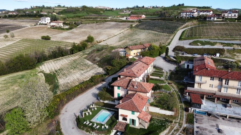 La Torricella, Farmhouse in Monforte d'Alba