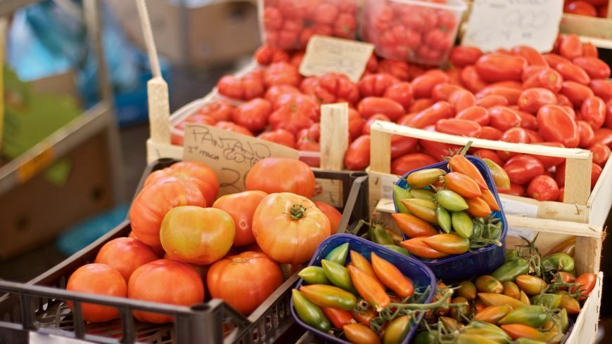 Local market in Piazza Navona, Rome