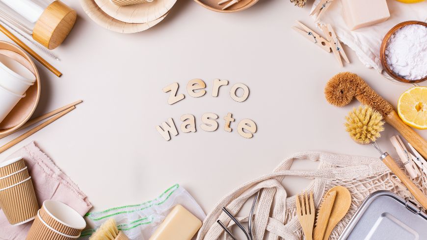 Green Usable Living Green: Easy Steps to a Sustainable Lifestyle for Students