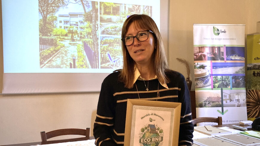 Lucia Passalacqua, from the Mareblù Residence in Maremma, awarded at the Ecobnb Awards. 